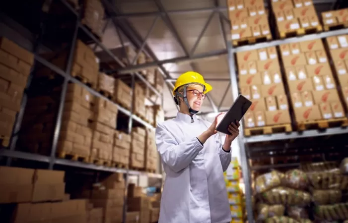 Milan-specific logistics — gateways and last-mile